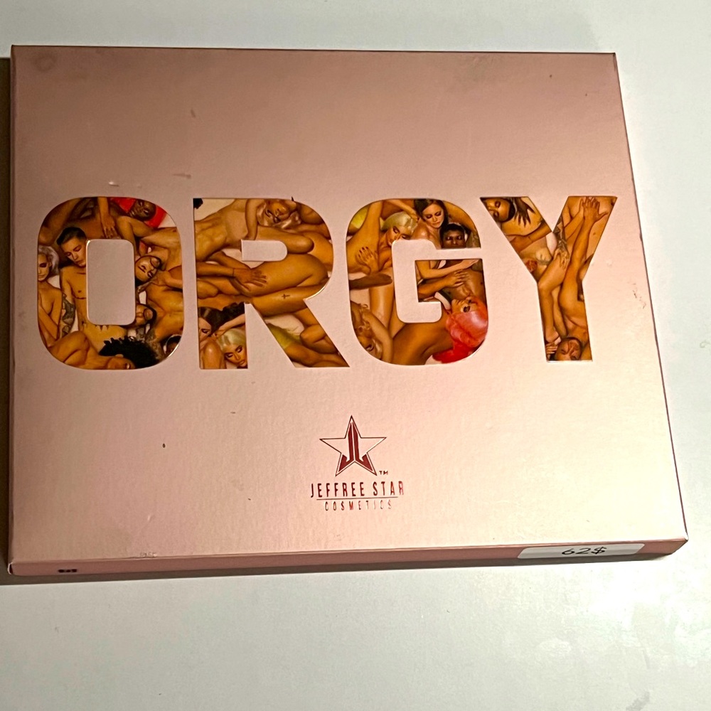 Jeffree star eyeshadow pallets